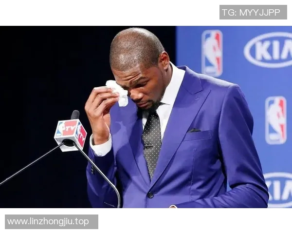 杜兰特赛场爆发小插曲,裁判如何处理? 杜兰特赛场爆发小插曲,裁判如何处理?