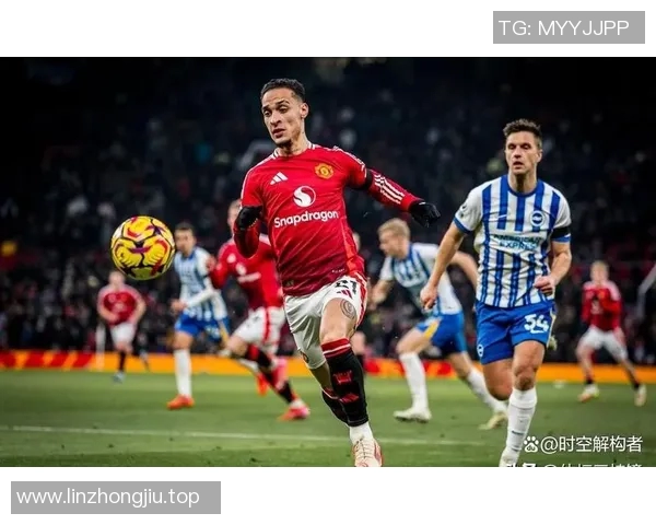 曼联有意引进中场核心球员加强阵容以提升竞争力